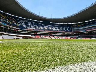 メキシコシティのエスタディオ・アステカでサッカーの歴史に触れよう。