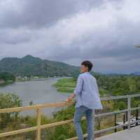 W STORY คาเฟ่สไตล์มินิมอลขาวคลีนโซคิ้วท์
