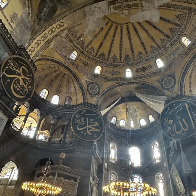 Istanbul 🇹🇷 must visit Hagia Sophia 