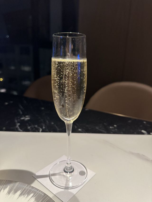在香港柏寧鉑爾曼酒店23樓連行政樓層禮遇慶祝生日🎂