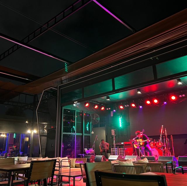 นั่งชิลล์หลังเลิกงาน 25 bar & bistro🍸ที่จันทบุรี