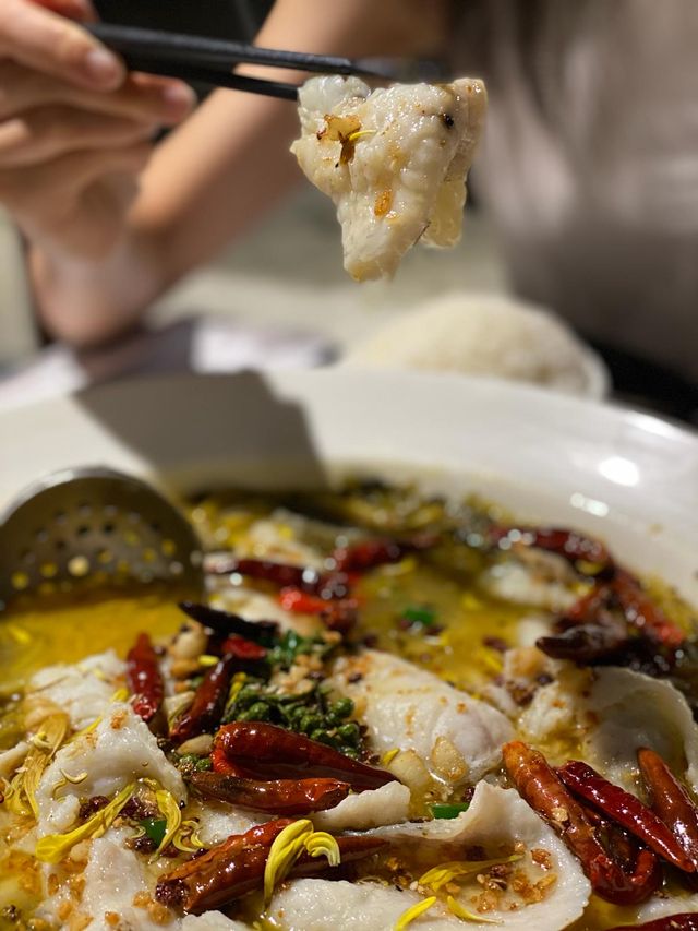 人見人愛酸菜魚