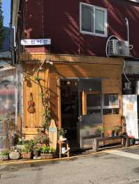  cute cafes + picturesque view in Seoul