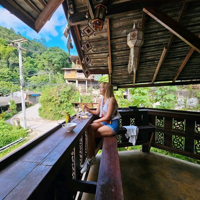 ที่พักแม่กำปอง จอดรถแล้วเดินเที่ยวได้เลย