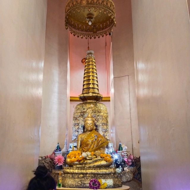 ทำบุญสงกรานต์ วัดภูเขาทอง สถานที่ที่ต้องมาเยือน
