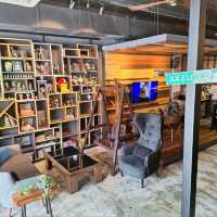 🐈🐈‍⬛️ Cafe Hoppin': Three Leg Cat Cafe [Penang]