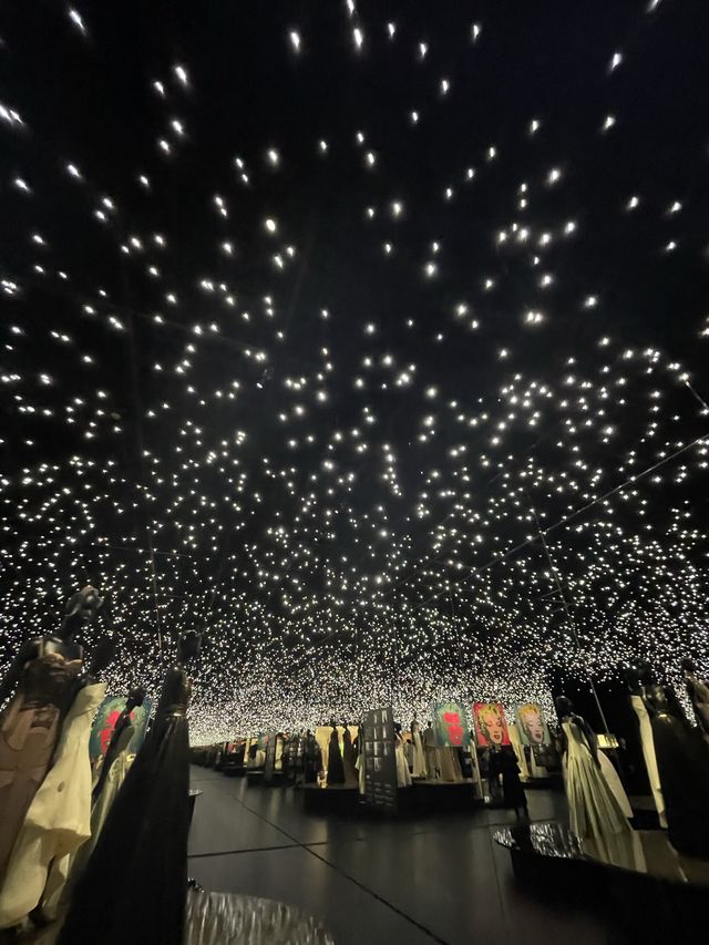 期間限定！ディオールの美術展で夢のひとときを。