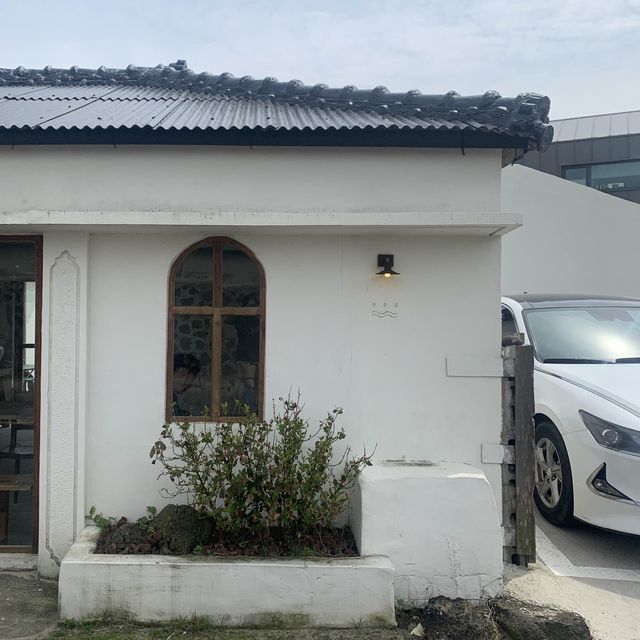 잔잔한 제주를 느낄 수 있는 카페 잔물결