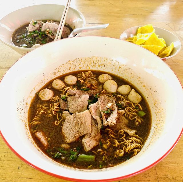 ก๋วยเตี๋ยวเรือเจ้าอร่อยสุดเด็ด