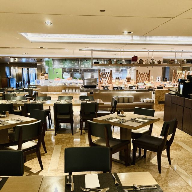 看展覽搵食好去處‼️想吃就吃自助餐 @萬麗咖啡室
