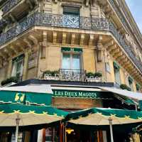 @ LES DEUX MAGOTS!