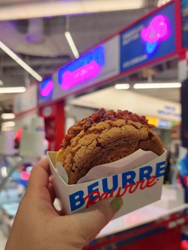 hamburger ice cream from Beurre Beurre