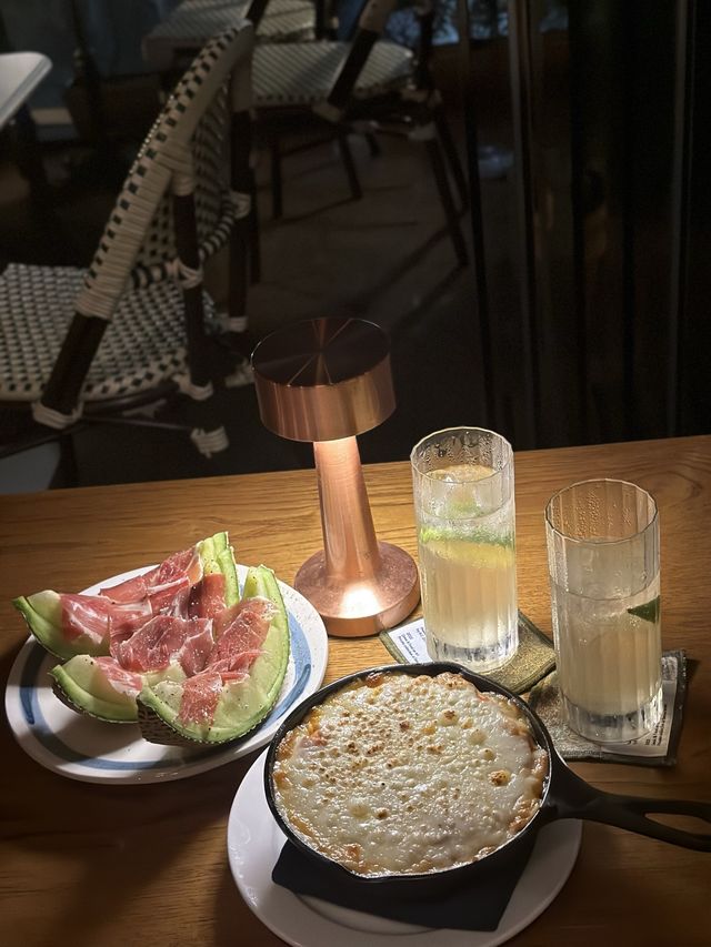 연예인 단골이 많은 압구정 테라스바 🍸
