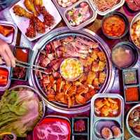 เกาหลีนี้ที่เมืองทอง! บรรยากาศร้านจึ้งมาก นีออนสุด