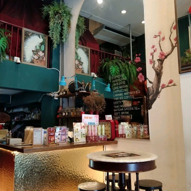คาเฟ่เก๋ๆสไตล์ไทย-จีน ในเยาวราช