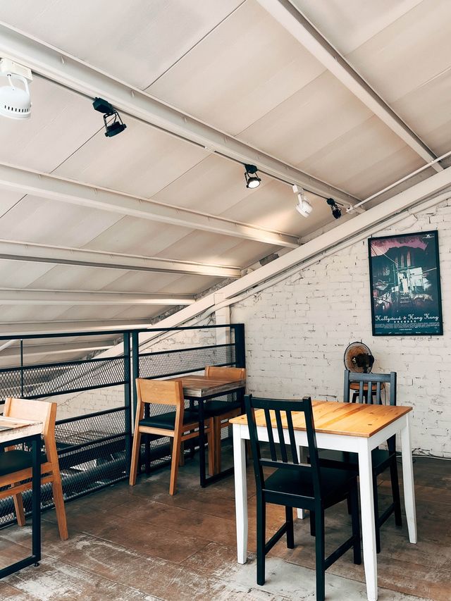 ☕️台北美食探店 X 浮光 BOOKS CAFE 老宅裡的咖啡廳