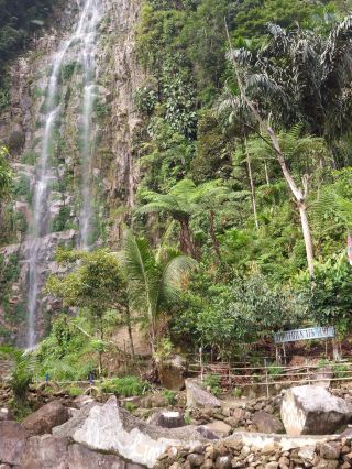 Sigura Gura Waterfall 