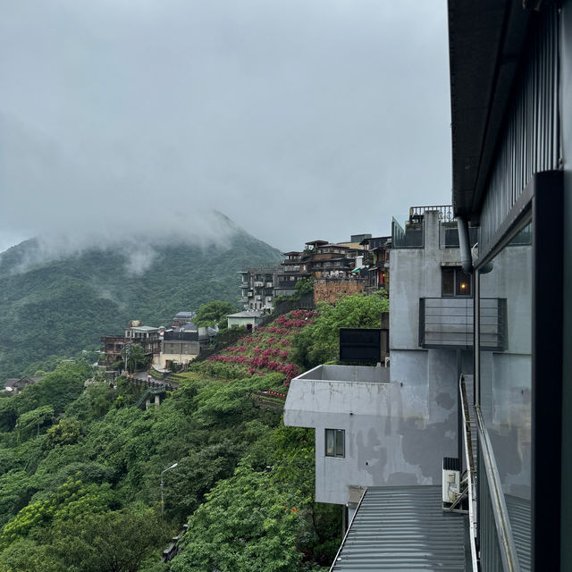 A Journey to Jiufen's 山城逸境 Homestay and the beauty of Taiwan 🇹🇼 
