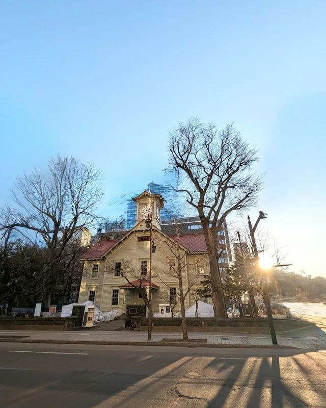 houses a museum and souvenir shop