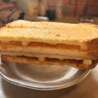 Taste of Tradition: White Coffee Delight at Tasik Cermin, Ipoh