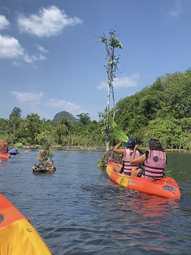 Kayak in Krabi Mirror Lake