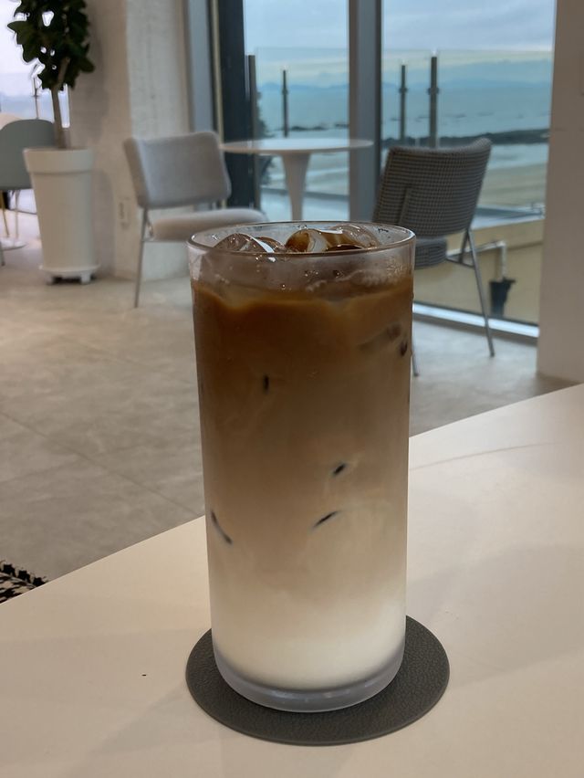 아름다운 일몰 감상할 수 있는 안면도 카페 ‘피엠뷰’