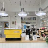 คาเฟ่ของผู้รักการอ่าน Book Addicts cafe and more