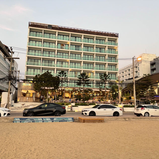 ที่พักพัทยา ติดหาดนาจอมเทียน