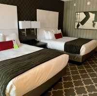 "Elvis Lover's Haven: A Stay at the Guest House at Graceland"