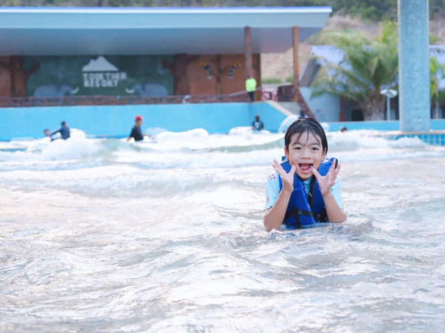 รีสอร์ทสวนน้ำ พร้อมทะเลเทียม แก่งกระจาน 🌊💦