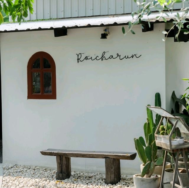 บ้านสวนรอยจรัล: คาเฟ่มินิมอลสุดโฮมมี่ในอยุธยา