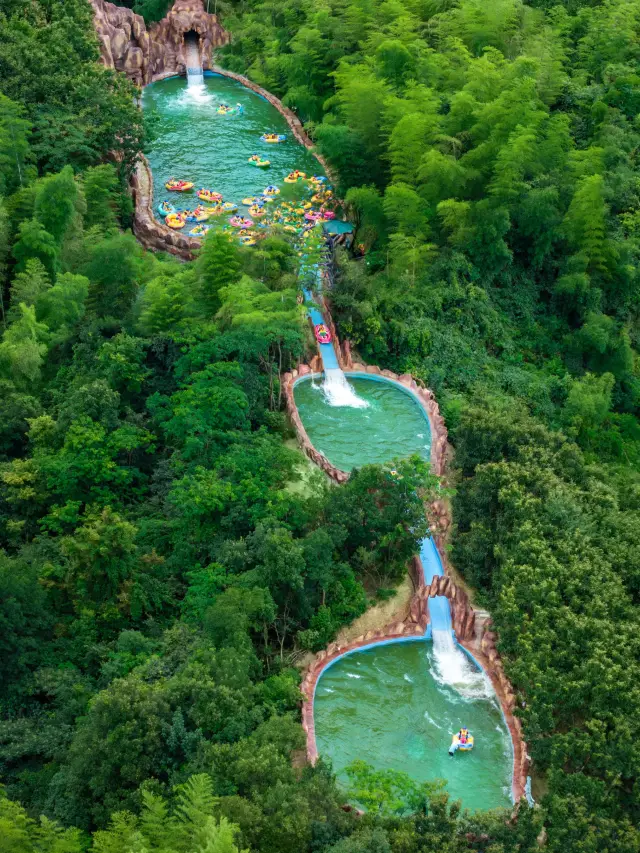 Drifting in the Floating Cloud Valley: A Refreshing Summer Experience