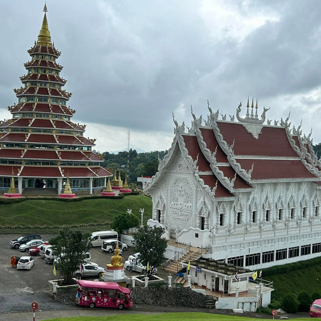 Unveiling the Splendor of Wat Huay Pla Kang