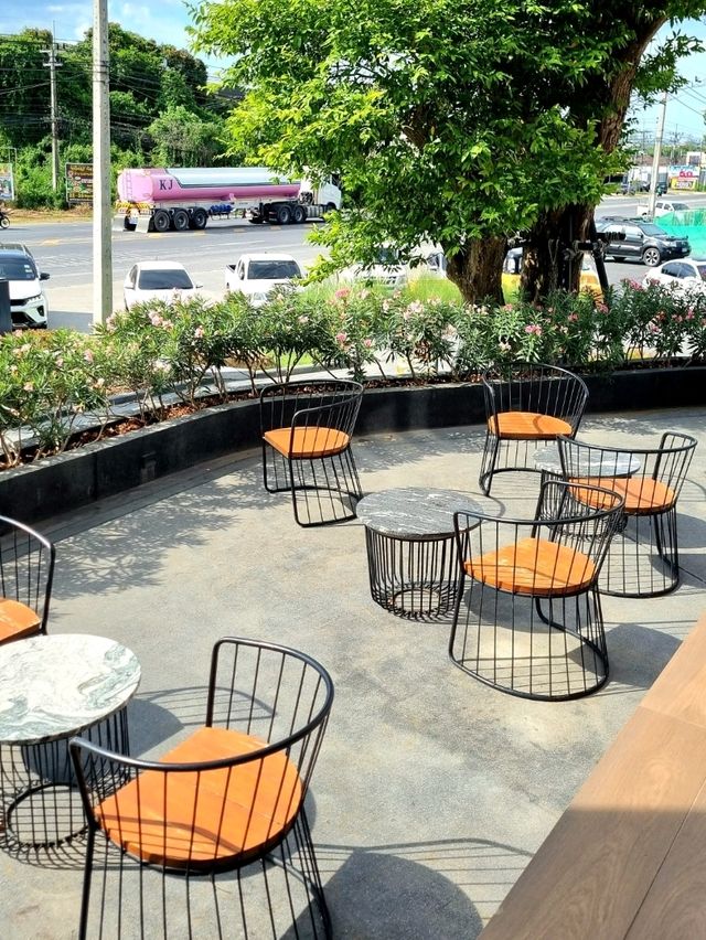 COFFEE MOMENTS AT CAFE AMAZON, HATYAI