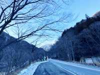 冰雪覆蓋下的日光市景與華嚴瀑布的藍冰之美