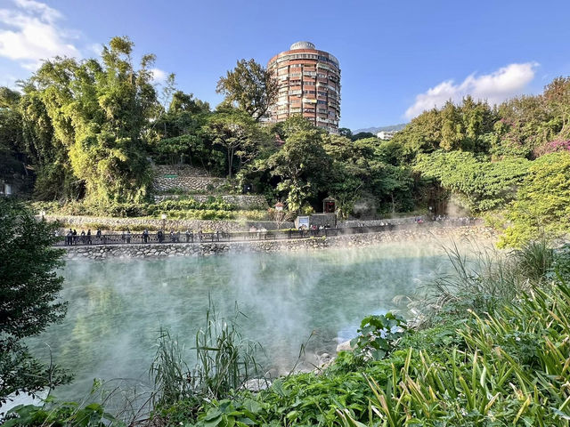 台北北投地熱谷-台灣八景之一，夢幻的蒸氣湖泊景觀