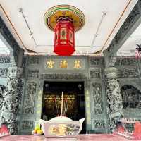 👍 สถาปัตยกรรมแบบจีนที่งดงาม Yap Temple