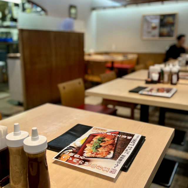 【大阪・梅田】1962年創業の老舗とんかつ専門店「梅八 阪急三番街店」