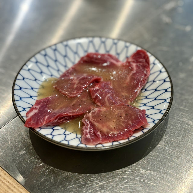 【大阪・日本橋】ホルモンが旨い！リーズナブルな価格に驚き「大衆焼肉ホルモン にくさわ 本店」