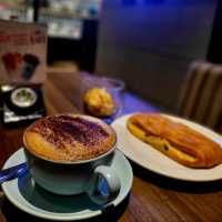  THE COFFEE CLUB คาเฟ่ที่เปิดตลอดวัน 