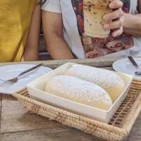Bellis cafe ~ ร้านกาแฟในสวน