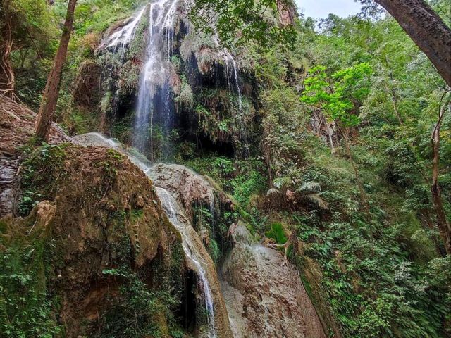 พามาชมน้ำตกที่สวยที่สุด ในจังหวัดอุทัยธานี