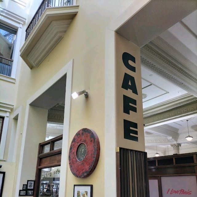 Nice cafe