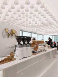 % Arabica Bangkok Empire Tower คาเฟ่สาทร 