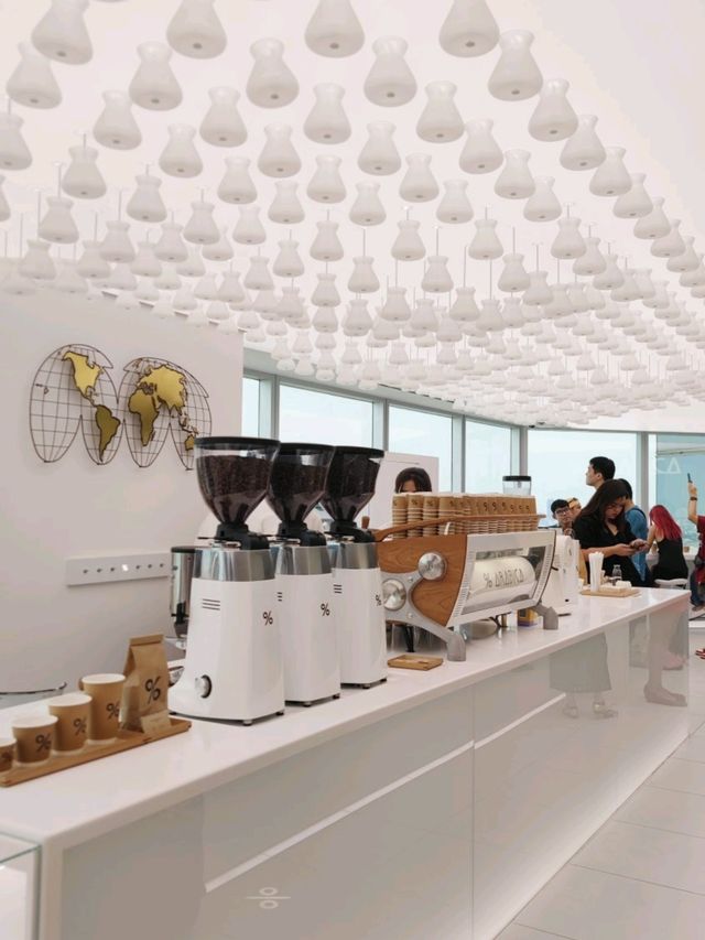 % Arabica Bangkok Empire Tower คาเฟ่สาทร 
