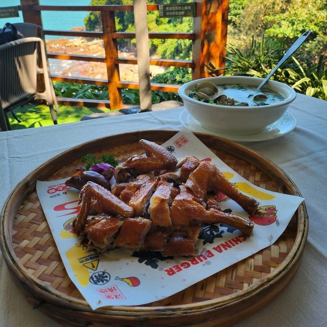 探索深圳南澳的一天：美人魚拍攝地與懸崖海景餐廳的美食之旅