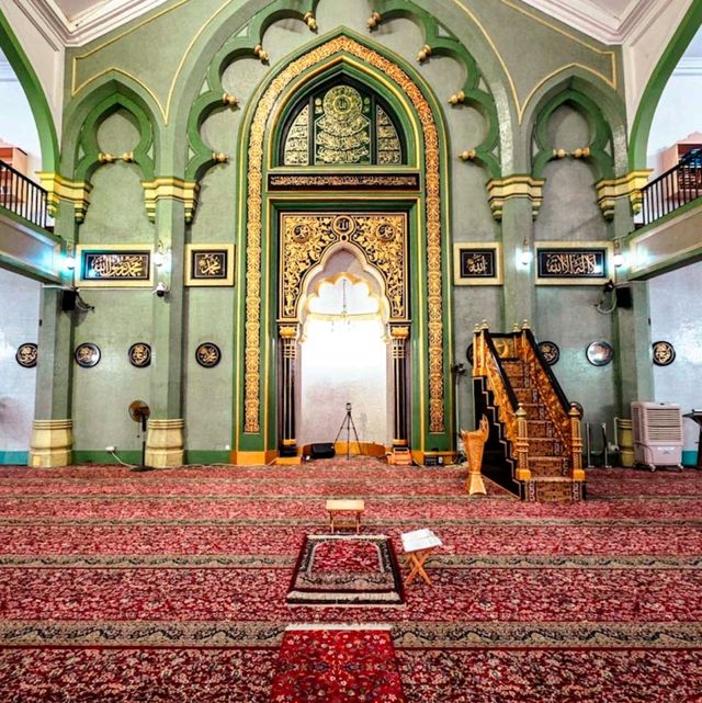 Masjid Sultan: A Golden Dome of Faith