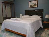 Pilgrim ' s Kitchen & Inn ที่พักสะหวันนะเขต