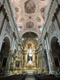 Let’s uncover the greatness in these pink churches in Vilnius