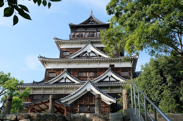 Hiroshima : เยี่ยมชม Hiroshima Castle